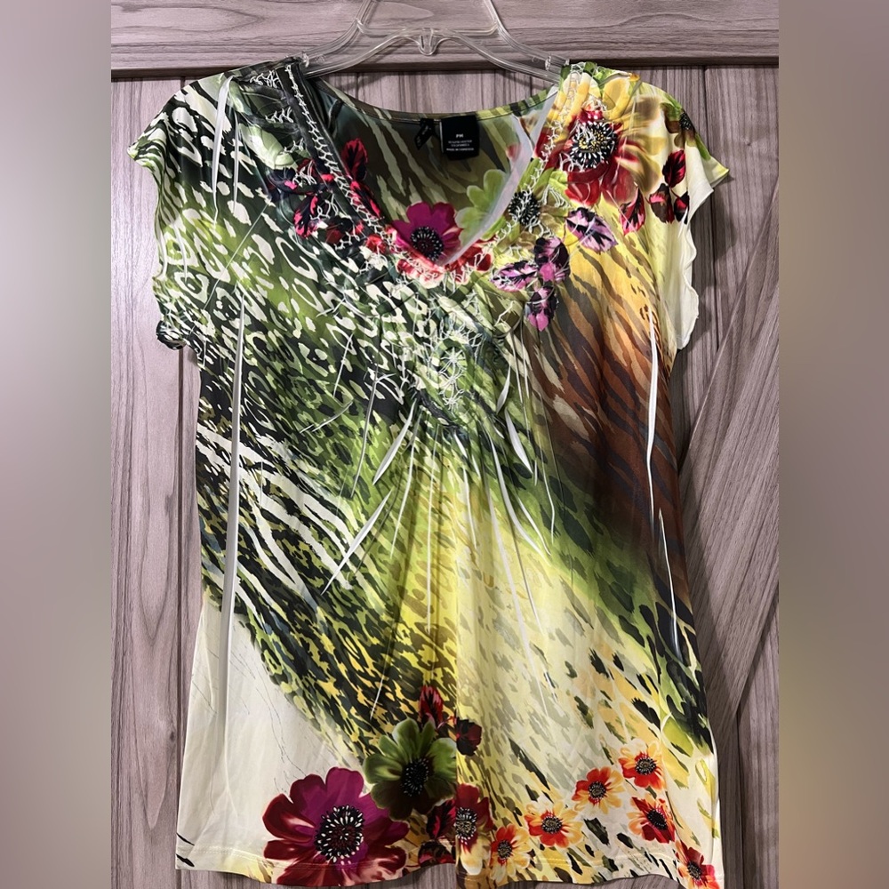 Silky Floral Top By New Directions Petite SZ PM